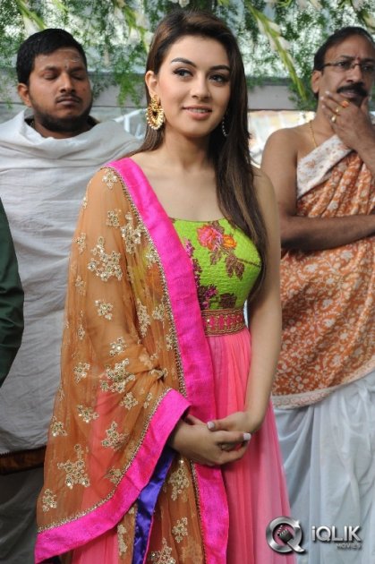 Hansika-at-Durga-Movie-Opening